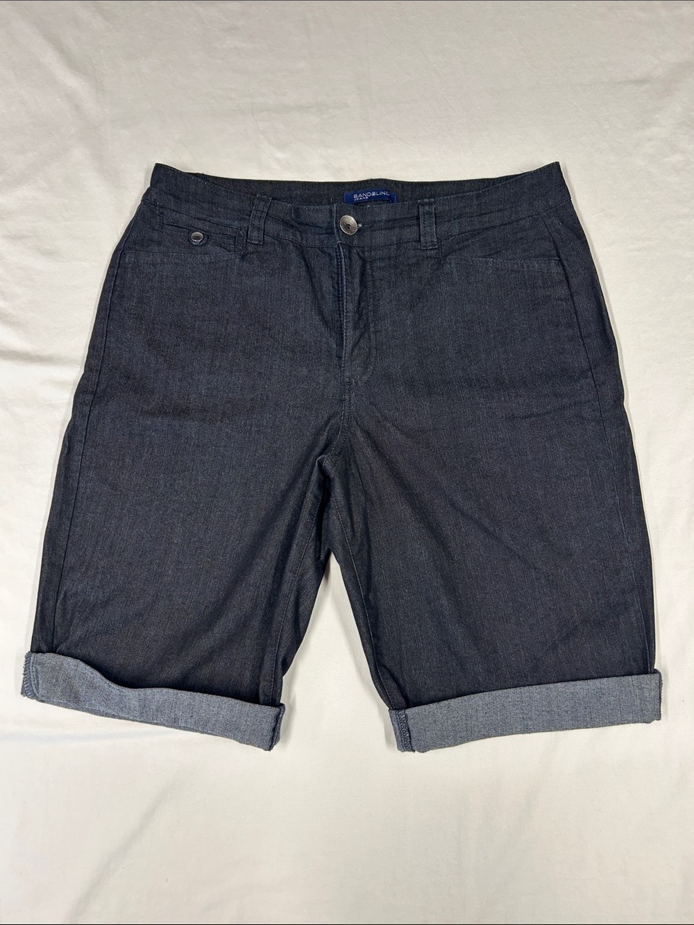 Bandolino Ivette Dark Wash Denim Bermuda Shorts Cuffed Size 12 Stretch